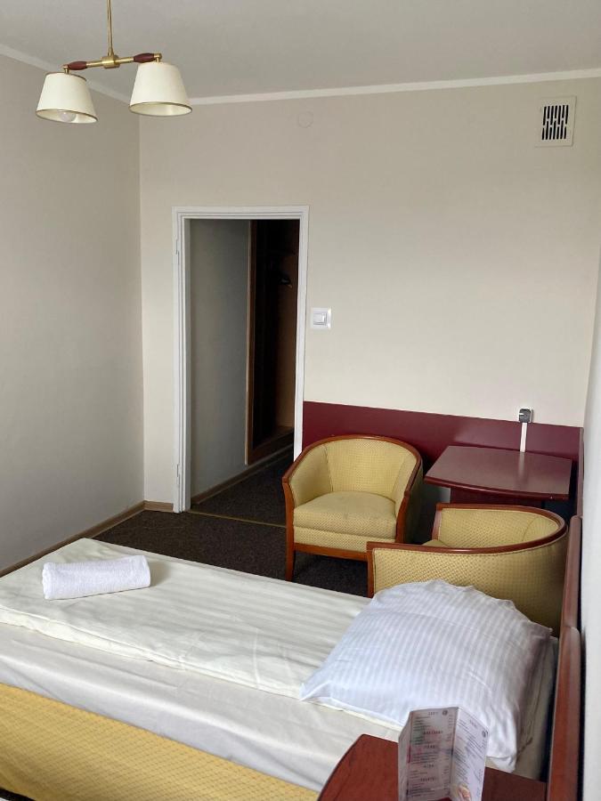 Dom Turysty Sanok Aparthotel Exterior photo