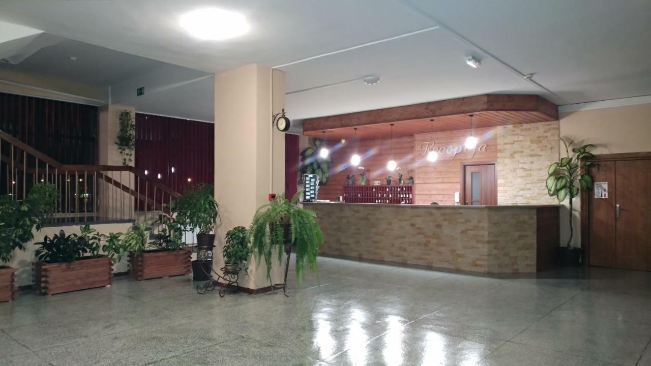 Dom Turysty Sanok Aparthotel Exterior photo