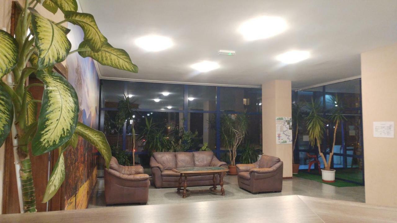 Dom Turysty Sanok Aparthotel Exterior photo